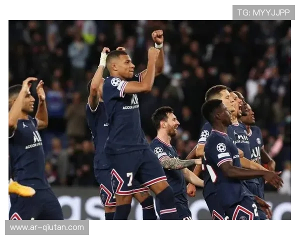 巴黎圣日耳曼4-3险胜尤文图斯，姆巴佩戴帽